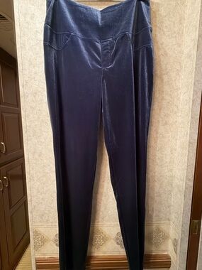 Ruby Ribbon Velvet Leggings in Deep Navy